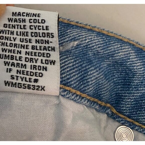 2 pairs Shorts Boho Style Embroidered & Two-Tone Denim Womens Size 9 - Picture 9 of 16